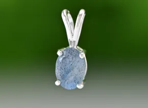 Елегантно сребърнa висулка с Лабрадорит